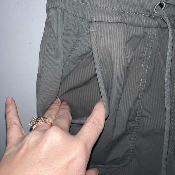 Lululemon Dance Studio Jogger green size 2 - Picture 9 of 13
